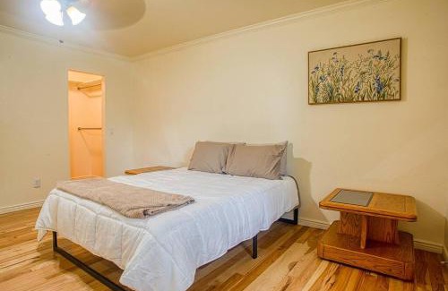 Lamar Heights Area House | Dog Friendly 4BR2B Movie Area Denver Boulder