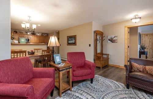 Estes Park Condo | Dog Friendly-5 min walk to downtown #3169