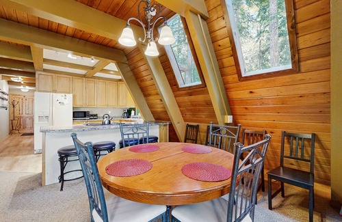 Welches Cabin | Dog-friendly, A-frame cabin with private hot tub - tranquil setting near skiing