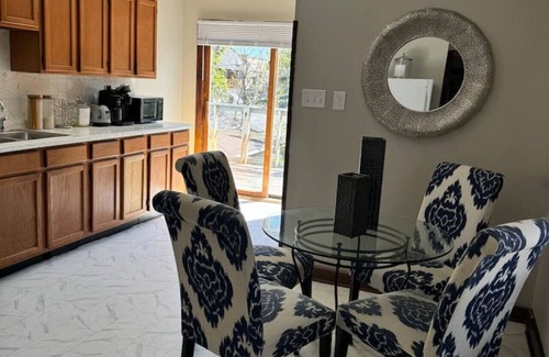 West Allis House | Dog friendly and family friendly