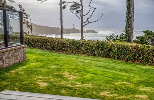 Agate Beach RV Rental | Dog Friendly, Available with 50AMP, 30AMP, Water and Sewer hook up's, WiFi