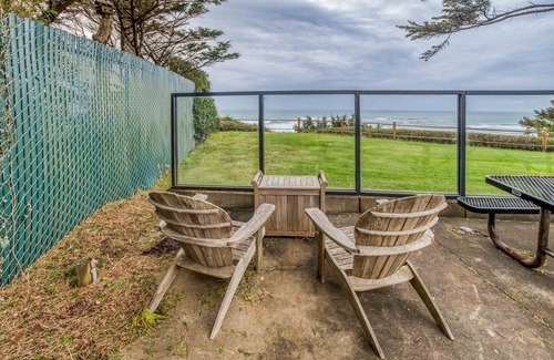 Agate Beach RV Rental | Dog Friendly, Available with 50AMP, 30AMP, Water and Sewer hook up's, WiFi