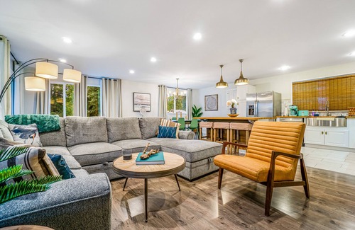 West Hills House | Dog-friendly bayfront home w/free WiFi, private washer/dryer, waterfont deck