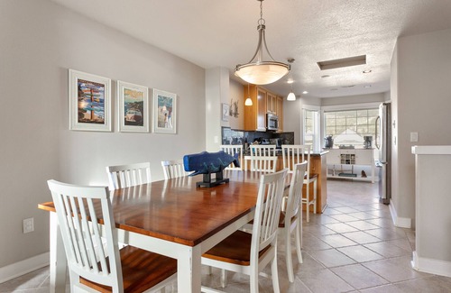 Rockaway Beach House | Dog Friendly - Beach Home in the Heart of Rockaway Beach!