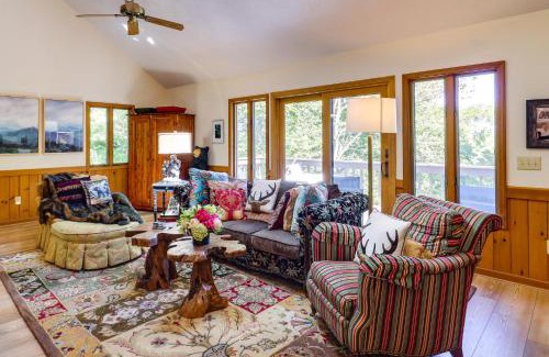 Blowing Rock House | Dog-Friendly Blowing Rock Chalet with Stunning Views