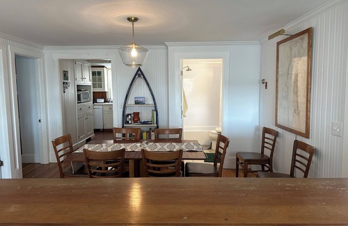 Boothbay Harbor House | Dog-Friendly Boothbay Harbor Bungalow: Walk to Town & Explore