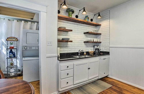 Forest Park House | Dog-Friendly Bungalow: 1 Block to Avondale Dining!