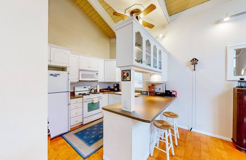 Twin Peaks Cabin | Dog-friendly cabin surrounded by trees and wildlife with fireplace & deck
