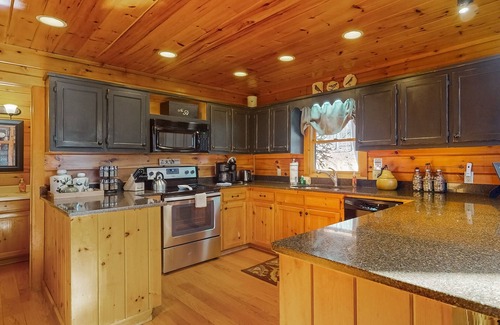 Morganton Cabin | Dog-friendly cabin with hot tub, gorgeous views, firepit & wraparound porch