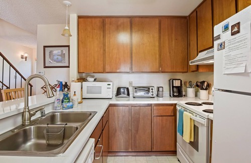 Carnelian Woods Condo | Dog-Friendly Carnelian Woods Lake View Condo