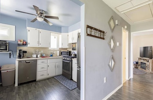 Cape May House | Dog Friendly. Close to Beaches & Shopping, Occupancy 6 Guests