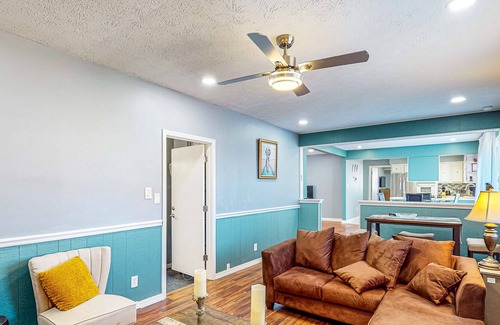 Wayne House | Dog-friendly - Close to Speedway - Enclosed Yard