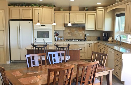 Clinton House | Dog friendly, community beach, tennis, hot tub, view!