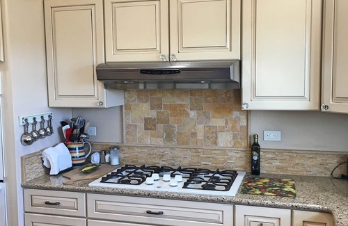 Clinton House | Dog friendly, community beach, tennis, hot tub, view!