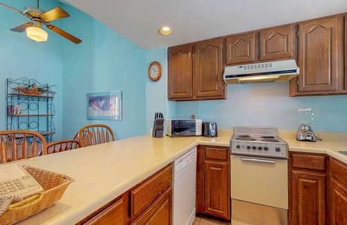Pagosa Springs Condo | Dog-friendly condo w/covered porch & views - near golf, lakes & ski