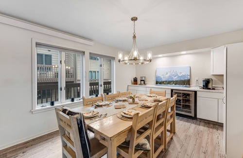 Teton Village Condo | Dog-friendly condo with pool, 3 tennis courts, hot tub, & fireplace