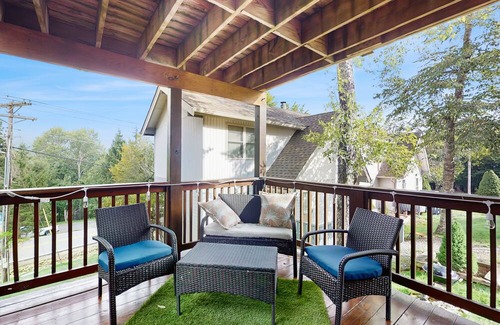 Beech Mountain Condo | Dog-friendly condo with two balconies & mountain views