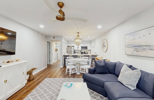 Palmetto Dunes Condo | Dog-Friendly Condo with pool, golf, and just steps to the beach