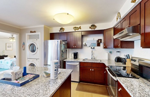 Kitty Hawk Condo | Dog-friendly condo with pool, tennis court, and modern amenities