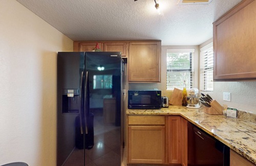 Tucson Condo | Dog-friendly condo with resort-style pool, hot tub, tennis & mountain-view lanai