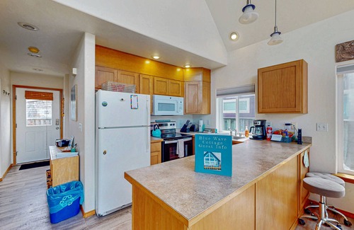 Pacific Beach House | Dog-friendly cottage with WiFi, fireplace, full backyard, & ocean views