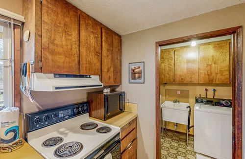 Cannon Beach House | Dog-Friendly Cottage with Private Hot Tub, Deck, Berry Bushes, & Beach Access