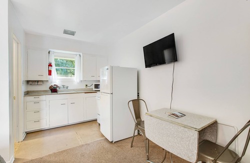 Nahcotta House | Dog-friendly cottage close to the water with firepit - walk to Morehead Park