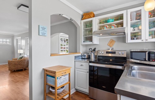 Vero Beach House | Dog friendly, fenced yard, 2 bedroom 2 bath minutes from the beach