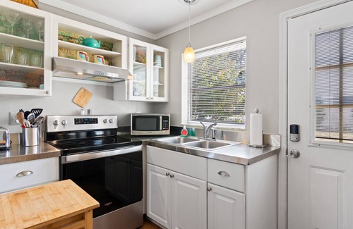 Vero Beach House | Dog friendly, fenced yard, 2 bedroom 2 bath minutes from the beach