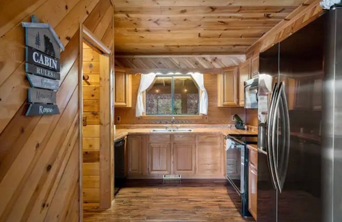 Show Low Cabin | Dog Friendly, Fully Gated, Private Cabin by Fool Hollow Lake