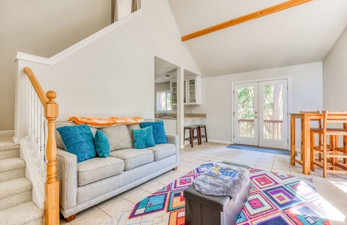 White Salmon House | Dog-Friendly Getaway w/Deck, Grill & AC – Short Walk Downtown