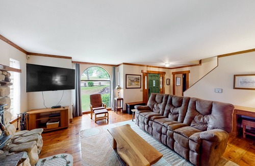 Lookout Mountain House | Dog-friendly home with private pool, fireplace, deck, grill, & washer/dryer
