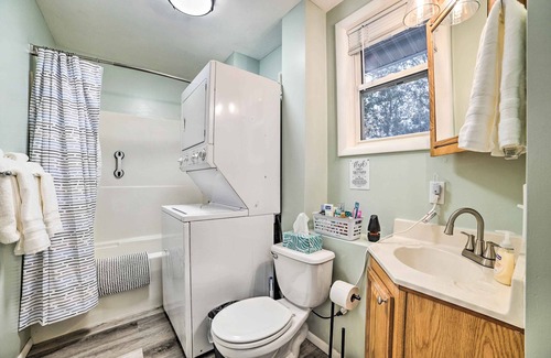 Harrison Cottage | Dog-Friendly Harrison Retreat w/ Grill & Fire Pit!