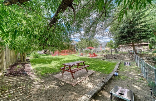 Salida House | Dog Friendly Heart of the Rockies River Getaway!