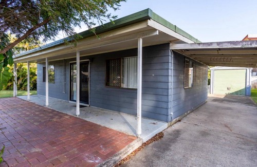 Bongaree House | Dog Friendly Holiday House in Bongaree