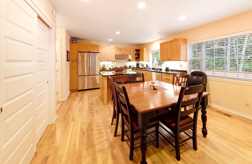 Gleneden Beach House | Dog-friendly home w/enclosed yard, game room, private hot tub - near the beach