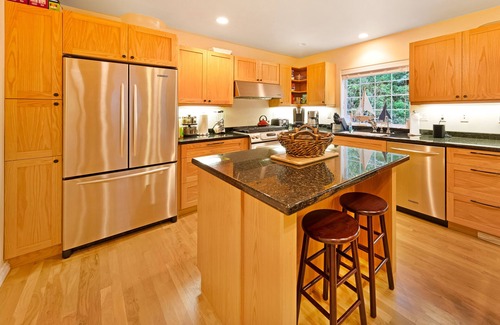 Gleneden Beach House | Dog-friendly home w/enclosed yard, game room, private hot tub - near the beach