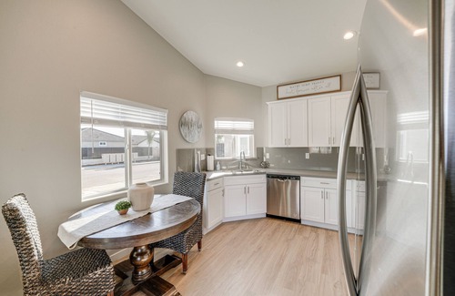 Greenacres House | Dog-Friendly Home Near Golfing in Bakersfield!