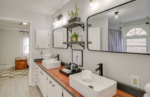 Ranger House | Dog-Friendly Home Near Carters Lake w/Amenities