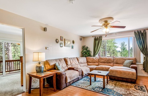 Florissant Cabin | Dog-friendly home on 1.8 acres with decks, balconies, gas grill, view