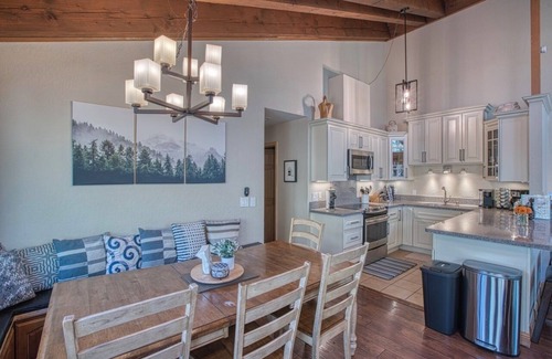 Tahoe Village House | Dog Friendly Home on Heavenly Mountain with Dedicated Workspaces and WiFi