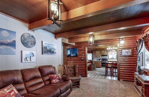 Klamath Lake House | Dog-friendly Home with Hot Tub - Near Crater Lake