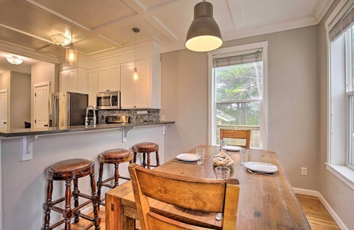 Lincoln Beach House | Dog-Friendly Home w/Deck & Yard ~ Walk to Beach
