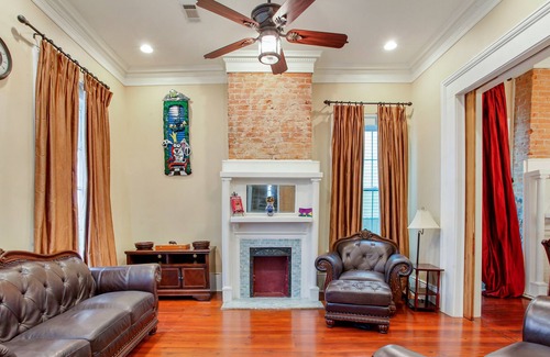 Milan House | Dog-friendly home with fast WiFi, central air conditioning & washer/dryer