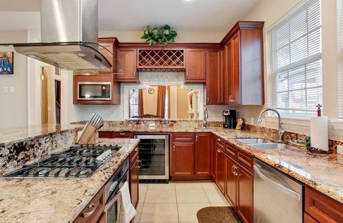 Milan House | Dog-friendly home with fast WiFi, central air conditioning & washer/dryer