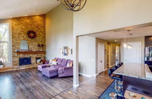 Centennial House | Dog-friendly home with large, enclosed yard, gourmet kitchen, & washer/dryer