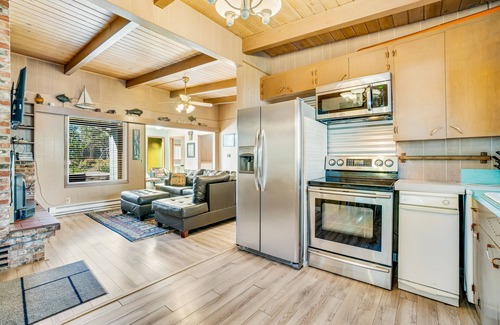 Tierra Del Mar House | Dog-friendly home with hot tub, fireplace, & game room - steps to beach