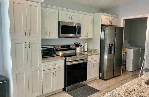 Ocala House | Dog Friendly Home With Fenced Yard & Work Spaces