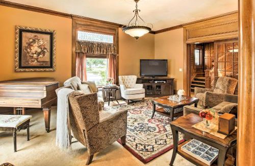 Sturgeon Bay House | Dog-Friendly Home with Balcony and Yard in Surgeon Bay