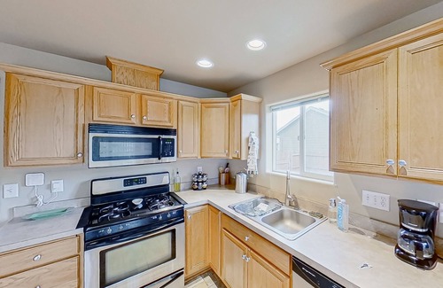 Millersburg House | Dog-friendly home with large enclosed yard, patio, BBQ, office, & private W/D